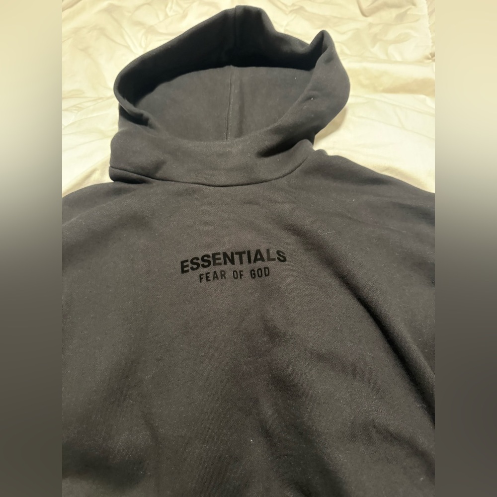 Black long sleeve Essentials fear of. God sweat shirt hoodie